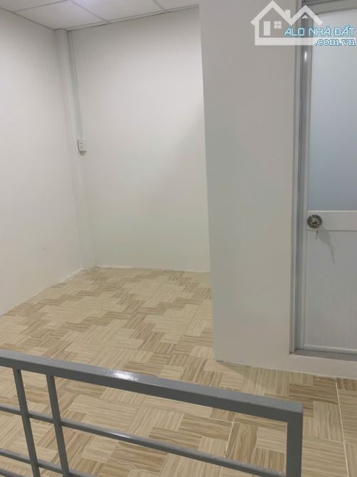 Nhà hẻm Trần Bình Trọng Q10, 39,1 m2 1 trệt 1 lầu giá 7.5 tỷ. SHR - 3