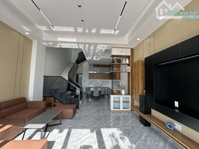 Bán nhà The Sol City DT 80m2 1 trệt 2 lầu. Full nội thất cao cấp giá chỉ 4,5 tỷ. - 3