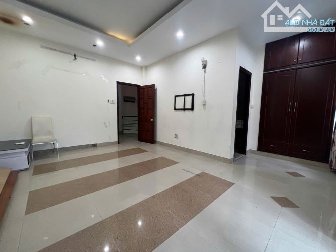Cho thuê nhà Conic 120m2 5PN 4WC giá chỉ 16 triệu/tháng. LH ngay. - 3
