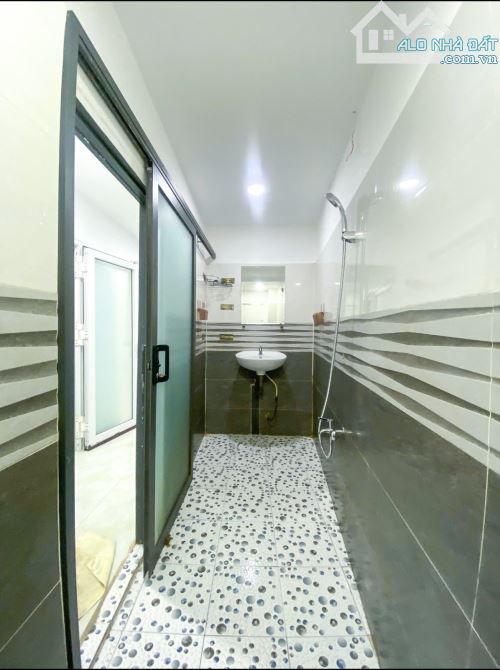 chỉ 100triệu/m2 có ngay nhà CMT8 Quận 3 hơn 50m2, nhà mới tinh, chủ bán gấp - 3