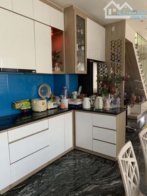 BÁN NHÀ MẶT TIỀN NỘI BỘ CAO LỖ, P.CHÁNH HƯNG. NHÀ CĂN GÓC THOÁNG MÁT. 4M X 13.79M - 9.8 TỶ - 3