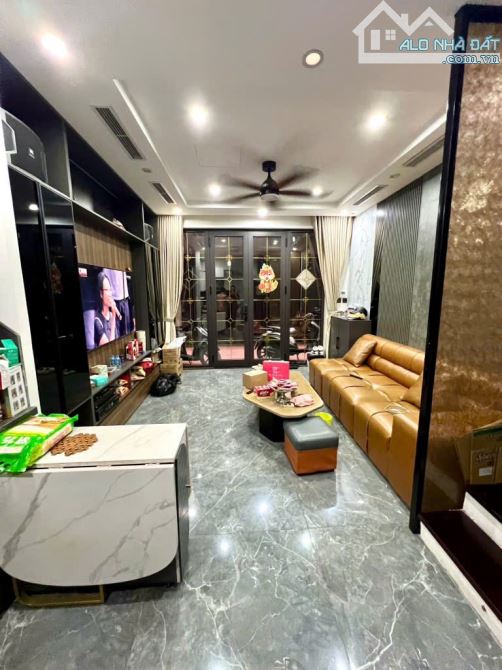 Quận Hoàn Kiếm nhà Mp 80M, 8 tầng, Mt 6M kinh doanh đa ngành - 3