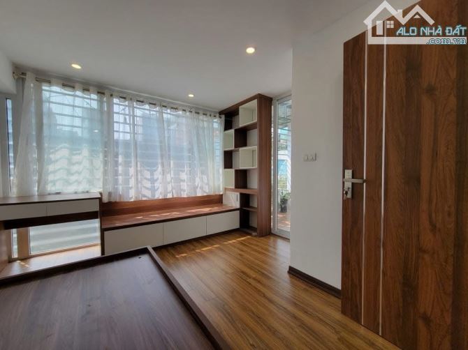 BÁN NHÀ TẬP THỂ ĐẠI HỌC BÁCH KHOA- 86M - 3 PN- Ô TÔ ĐỖ CỬA- CỰC KÌ THOÁNG SÁNG- TÀI CHÍNH - 3