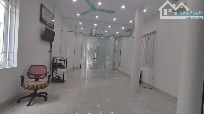BÁN NHÀ LÔ GÓC NGUYỄN KHANG 60m2 - 6T THANG MÁY - 18.2 TỶ - 2 THOÁNG - Ô TÔ - KINH DOANH - 3