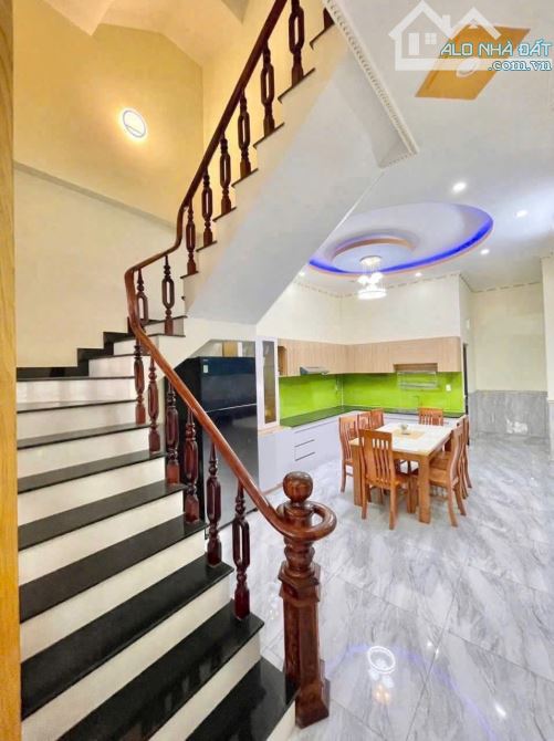 Bán Nhà mới 2 Lầu Đường Nhựa 8m Gần ngã Tư Chiêu Liêu , Dĩ An - 3