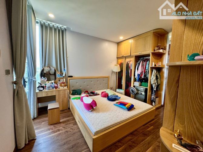 BÁN CĂN HỘ CHUNG CƯ - C18, 655 Lạc Long Quân 101m²- 3 ngủ 2VS -view Hồ Tây - Giá 8.65 tỷ - 3