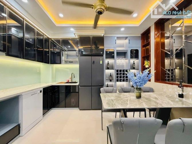Gấp! Bán nhà 62m2 xây 3 tầng đường Nguyễn Trãi,Q5 giá 3tỷ050. Gần chợ Phùng Hưng. Hẻm 7m. - 3