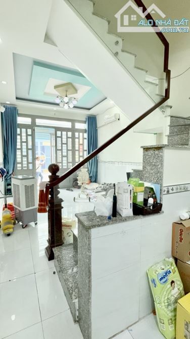 Bán nhà đẹp DT( 4x11)x2 tầng, hồ văn long,bhhb, bình tân, hẻm 5m, shr giá chỉ 3.xx tỷ tl - 3