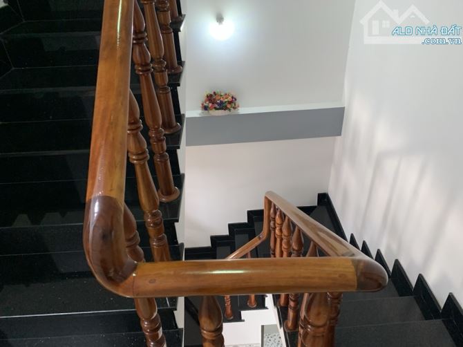 HẺM XE TẢI 3 TẦNG. 3PHÒNG NGỦ, CÁCH MẶT TIỀN ĐƯỜNG Ngô CHÍ QUỐC 100M.NHÀ XD KIÊN CỐ NỘI TH - 3