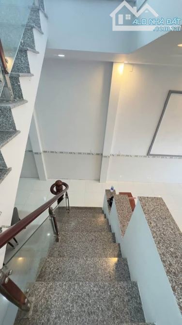 Kẹt tiền ! bán gấp căn nhà gần Cầu Vượt Củ Chi ( Đ. Hà Văn Lao )  102m2 -SHR- giá 890tr - 3