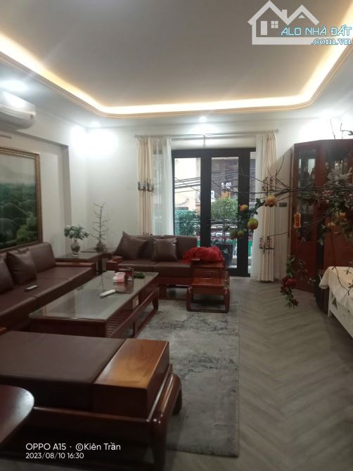 - Siêu phẩm nhà đẹp mặt phố Quan Nhân xem là thích .84m - MT,5 - Chỉ 28tỷ - 3