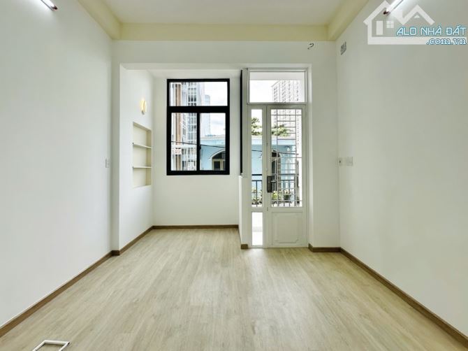 NHÀ HẺM XE HƠI NGAY VINCOM NGUYỄN XÍ, 55M2, CHỈ 8,98 TỶ - 3