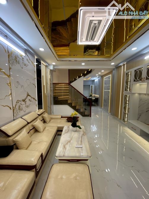 Nhà đẹp lung linh 3 tầng Q7 giá chỉ 6toi8 - 3