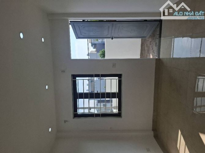 CỰC HIẾM, Oto Việt Hưng - Long Biên Giá 6.x Tỷ 35.3M x 4T - full nội thất - 3