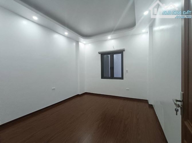 BÁN NHÀ TĂNG THIẾT GIÁP – THANG MÁY – Ô TÔ ĐỖ CỬA – 9 TỶ - 3