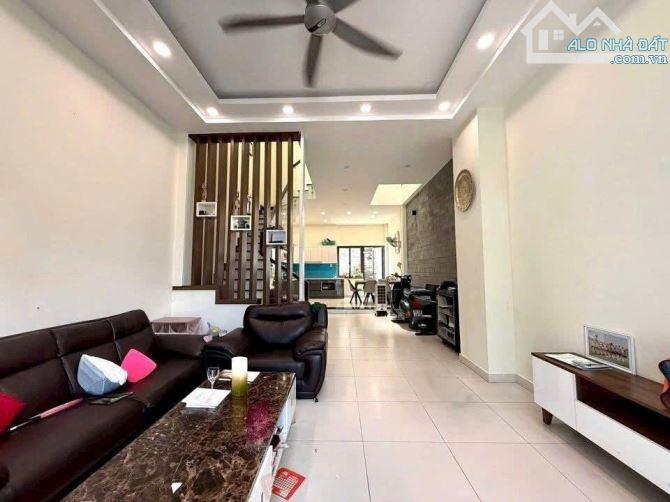 Bán nhà 3 tầng khu bên sông,hiệp bình Chánh,thủ Đức,85m2,đường 15m - 3