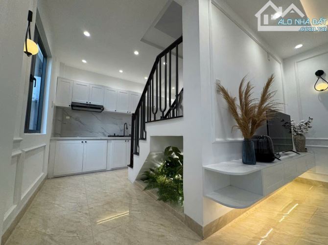 Bán nhà đẹp 2 tầng tại hẻm Nguyễn Thị Minh Khai TTTP Nha Trang dt 28,5m2 giá chỉ 3 tỷ 150 - 3