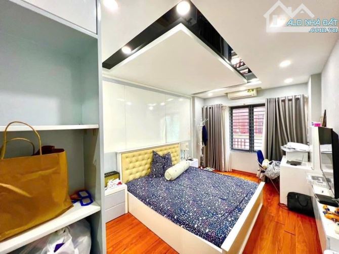 Bán Nhà Nguyễn Khánh Toàn 48m,5 Tầng , Ngõ Rộng 3m5, Sát Phố , Ô Tô Tránh 30m, Lô Góc - 3
