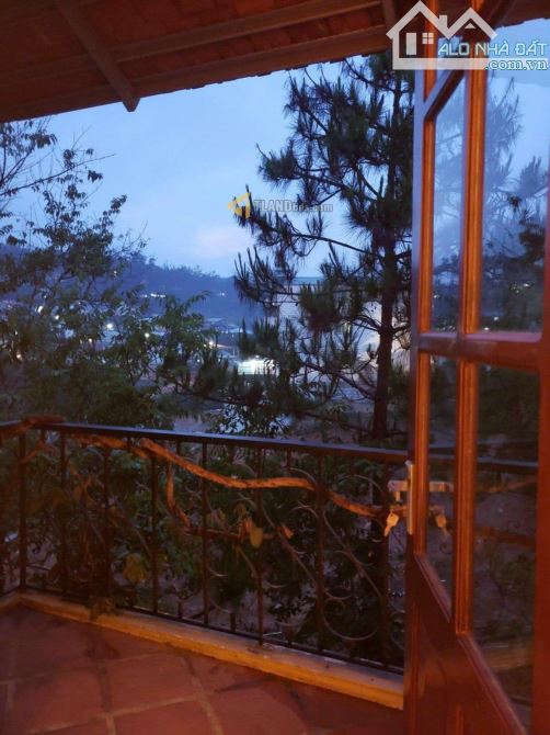 Bán biệt thự sân vườn Đà Lạt có view Thông thích hợp an cư nghỉ dưỡng - 3