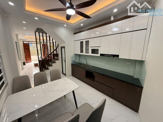 Văn Hội, sát HV Tài Chính, 45m2 chỉ 9 tỷ, phân lô, gần ô tô, full nội thất xịn - 3