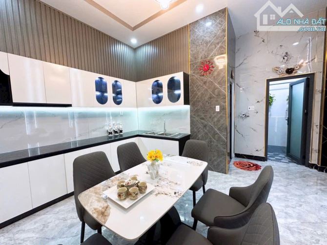 Bán Nhà SHR có hoàn công, 4,5 x 20, full Nội Thất sau bến xe Hưng Long. - 3