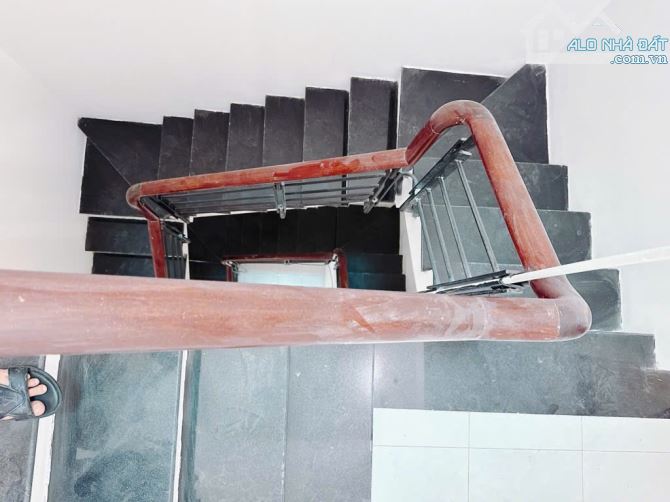 CĂN HỘ DỊCH VỤ CÓ 5 TỶ  TRUNG TÂM Q4 HẺM XE HƠI NGANG 5M - 3