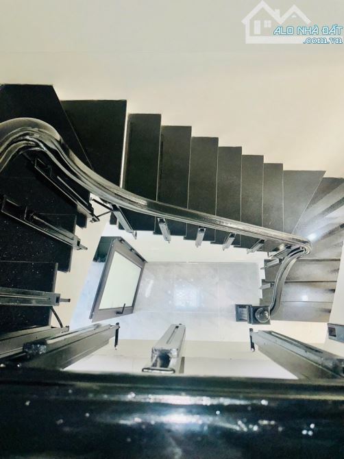 BÁN NHÀ ÂU CƠ 39m2 - 5 TẦNG – 2 MẶT NGÕ - NHÀ DÂN XÂY – Ở NGAY - NHỈNH 10 TỶ