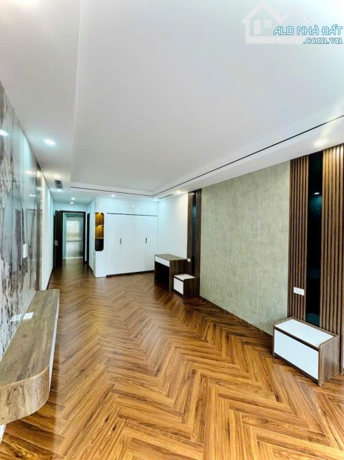 Bán Tòa phố Hào Nam 7 tầng Thang máy, Phân lô Ô tô tránh, Kinh doanh DT 52m 20 tỷ - 3