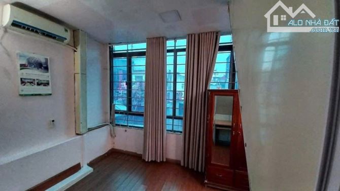 Cho thuê nhà ngõ 762 Bạch Đằng ,phường Bạch Đằng , Hai Bà Trưng , Dt 36m2 x 5 tầng 4PN - 3