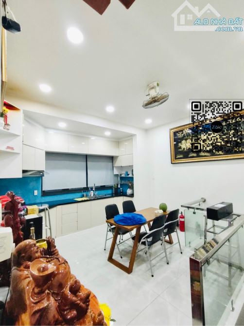 Lô góc khu Tên Lửa - 5 tầng - 8 phòng - Trệt để thông sàn làm văn phòng - 4