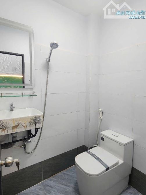 (Q8) TÙNG THIỆN VƯƠNG - 4TẦNG 5PN (3mx9m) - HẺM TRƯỚC N.HÀ 4m - SHR - PHÁP LÝ CHUẨN - ZÁ C - 4