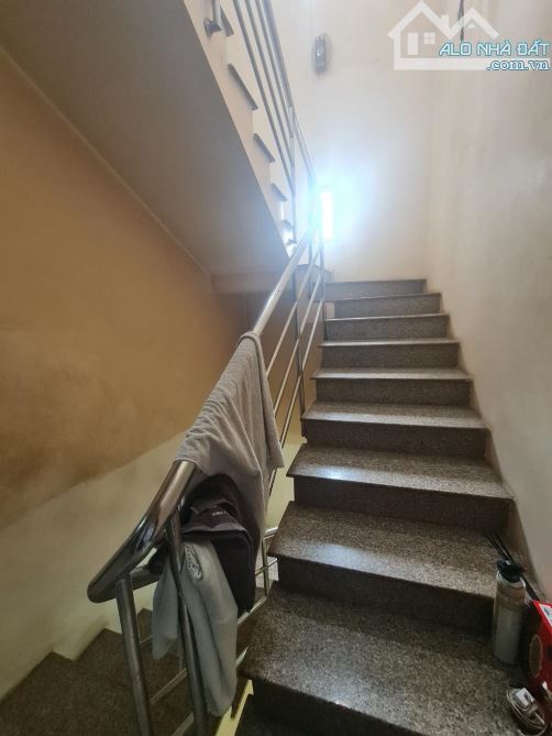 👉BÁN 🏠 151m (4.8 x 31.2m)- 3 LẦU - 3PN - 3WC - HẺM XE TẢI - SHR - GIÁ: 7.4 TY-THỊ TRẤN - 4