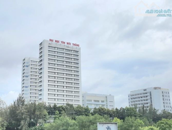 BÁN BIỆT THỰ VEN SÔNG 2 MT (8x18) - 4 TẦNG – ĐỐI DIỆN RMIT, CHỈ 28.6 TỶ - 4