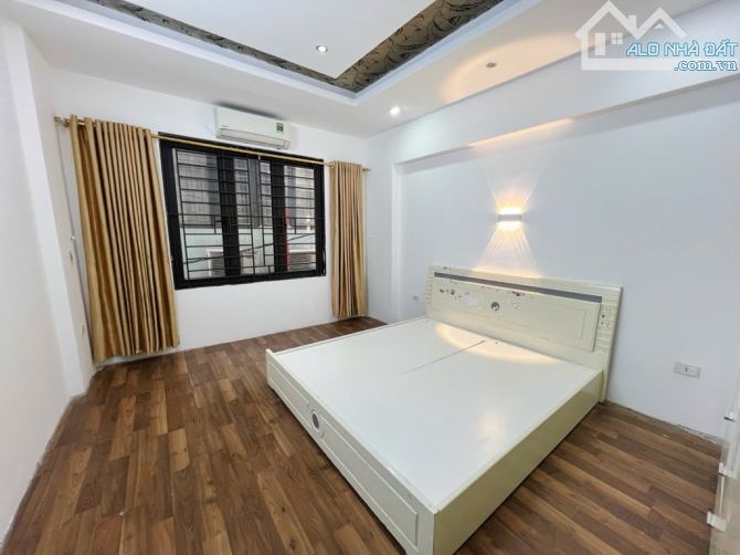 BÁN NHÀ ĐẸP LONG LANH 5 TẦNG, 32M², CHỈ NHỈNH 5 TỶ – TRUNG TÂM VIỆT HƯNG – GẦN NGÔ GIA TỰ - 4