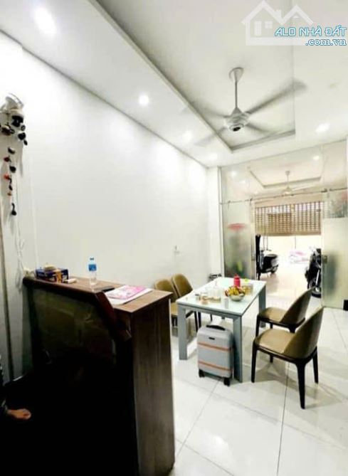 Siêu hiếm, nhà phố Nguyên Hồng, DT 50m x 5 tầng, ô tô, vỉa hè, kinh doanh, giá 23.9 tỷ - 4