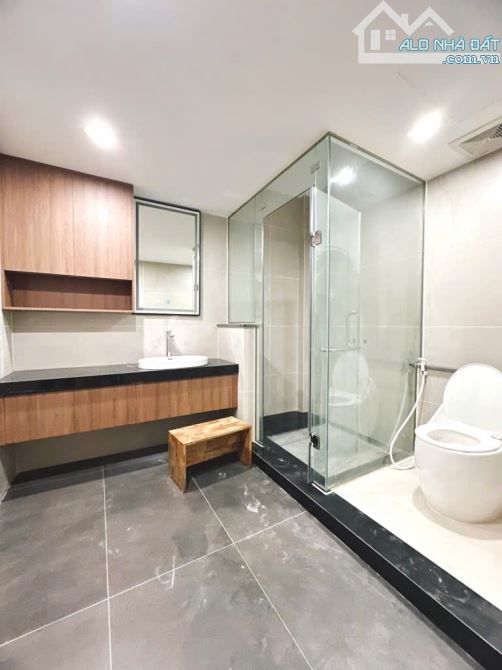 8 TỶ HƠN . 3 GÁC ĐỖ CỬA NGÀY ĐÊM . GẦN Ô TÔ .  45M2. 5 TẦNG . KHUNG CỘT  . FULL NỘI THẤT. - 4