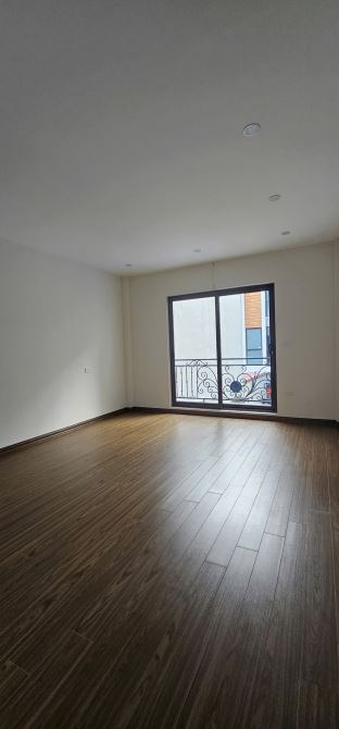 8,3 TỶ - 80M2 - 4 TẦNG - 4 NGỦ - VF 3 ĐỖ CỬA - phố PHÚC LỢI - phường Phúc Lợi - 4