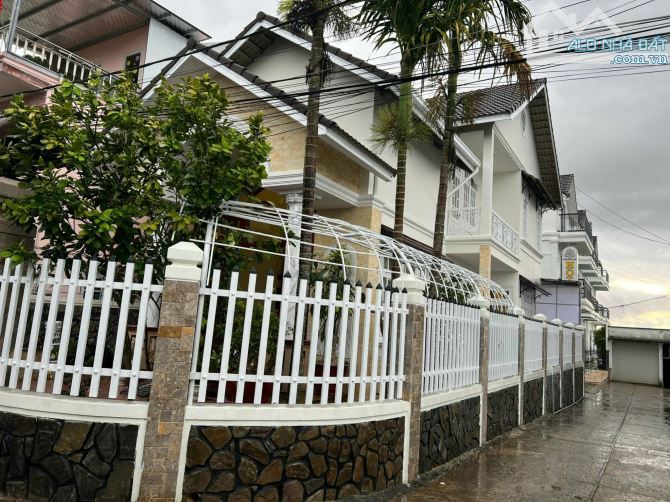 Bán villa sân vườn góc 2mt Sương Nguyệt Ánh Đà Lạt 191m2 chỉ 16.5 tỷ - 4