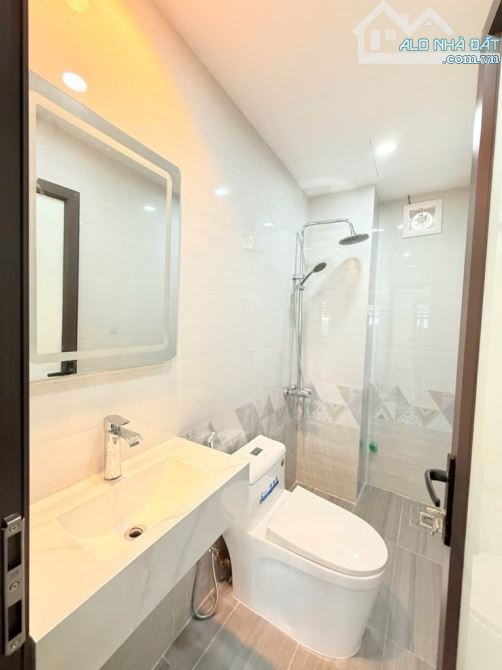 NHÀ ĐẸP-THỊNH HÀO2-TÔN ĐỨC THẮNG-DT 20/25M2-5 TẦNG-MT 3.2M GIÁ CHỈ 6.3 TỶ - 4