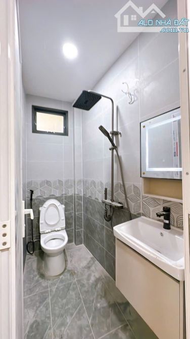 BẤn NHÀ Q4 MỚI ĐẸP 2 TẤM 1/ TÔN ĐẢN GIÁ 4TỈ NHĨNH KHU DÂN CƯ HÀNG HIẾM - 4