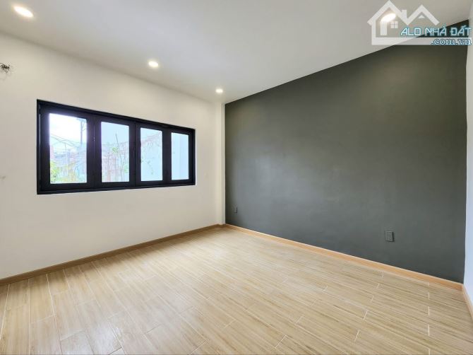 Mặt tiền khu Tên Lửa - Đường 30m - 4 tầng - 4x20m - 5PN - Thiết kế hiện đại - 4