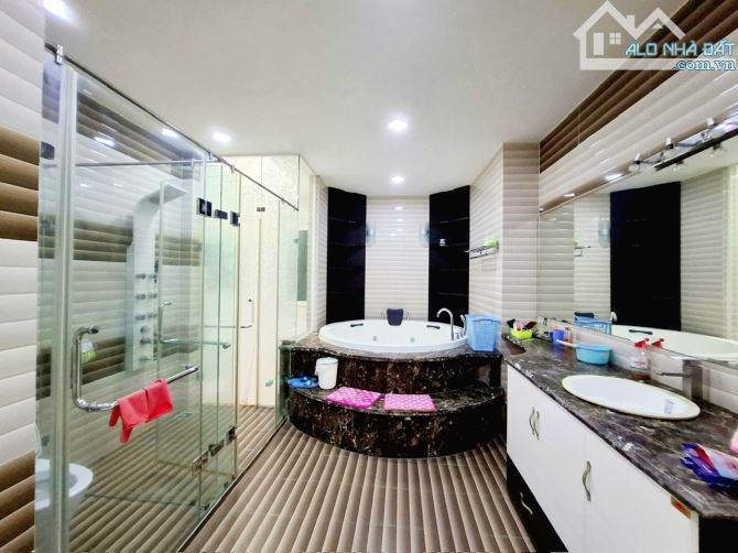 NHÀ Q8 P5 - NGANG KHỦNG 8m x 16m - KDC YÊN TĨNH HIẾM NHÀ BÁN - VIEW CV THOÁNG MÁT. - 4