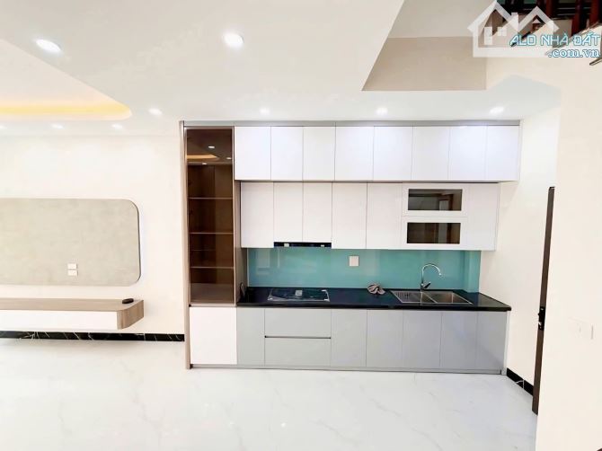 🔥 PHÚC LỢI - LONG BIÊN | 40M² | NHÀ ĐẸP ĐỘC LẬP - 6 TẦNG- THOÁNG MÁT - NGÕ TO THƠM NGÁT - 4