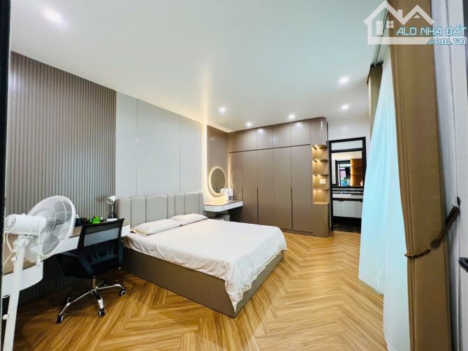 Nhà 3 tầng mặt đường Nguyễn Mẫn - Tuyến 2 Trần Nhân Tông - Ngang 4,15m - 4
