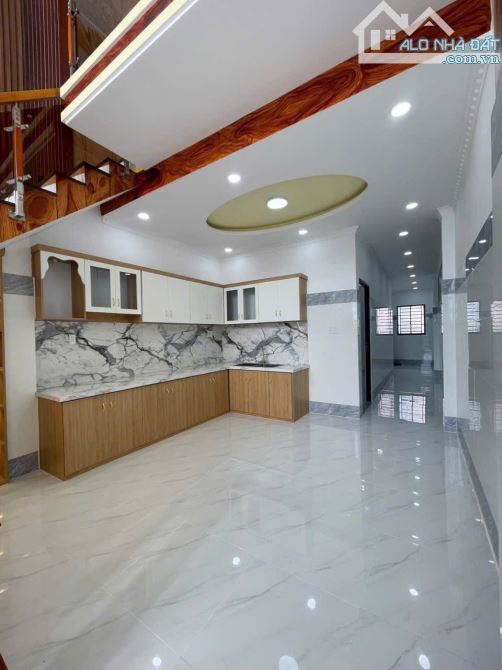 NHÀ 1 LẦU 4,2 X 27M VỪA MỚI HOÀN THIỆN - MẶT TIỀN ĐƯỜNG THÔNG 6M - SỔ HỒNG RIÊNG - 4