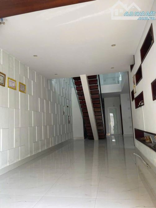 BÁN NHÀ ĐẸP GIÁ CỰC RẺ MẶT TIỀN ĐỒNG KHỞI BÀU VÁ - 4