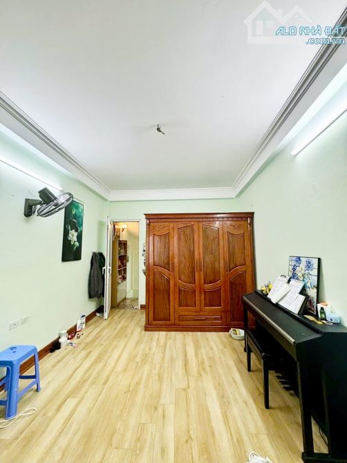 HIẾM-NHÀ ĐỐNG ĐA ĐẸP, DÂN XÂY, TRƯỚC NHÀ RỘNG 3M, RA OTO GẦN|DT30M2x5T_6,8TỶ - 4