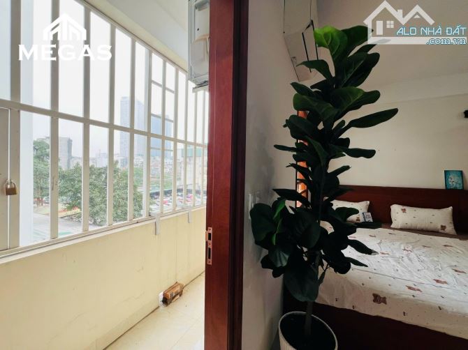 Cho thuê phòng studio17/77/381 Nguyễn Khang, 35m2, giá 6tr - 4