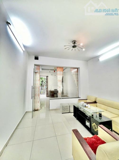 Khu Tên Lửa - View công viên - 4x20m - 4 tầng - 4PN - Nội thất cao cấp - 4