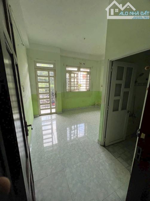 Nhà MTNB Đường Số 33, P.11, Quận 6 | 4 x 18 | Trệt 2 Lầu ST | 6PN 4WC | Giá 16tr - 4